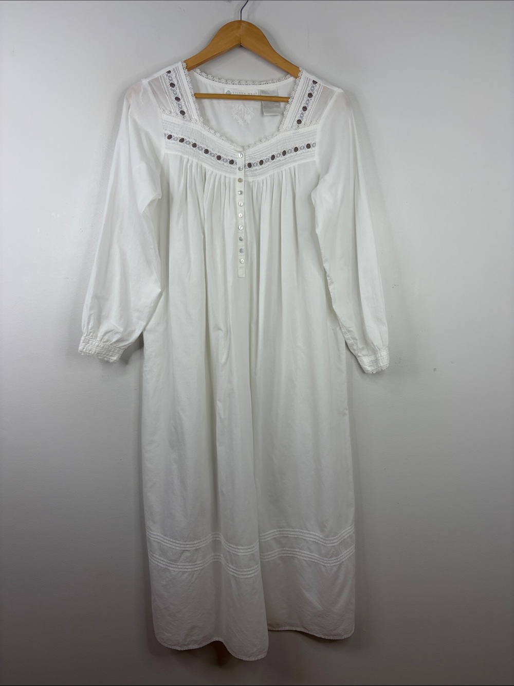 Eileen West Nightgown Womens Small White Cotton Long Maxi Heritage Lace Pleated